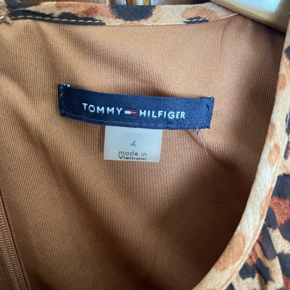 Tommy Hilfiger Women’s Lined Balloon Sleeve Fit and Flare Dress - Picture 2 of 6